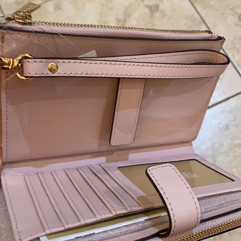 MICHAEL KORS LG DOUBLE ZIP WRISTLET Powder Blush - Picture 10 of 13